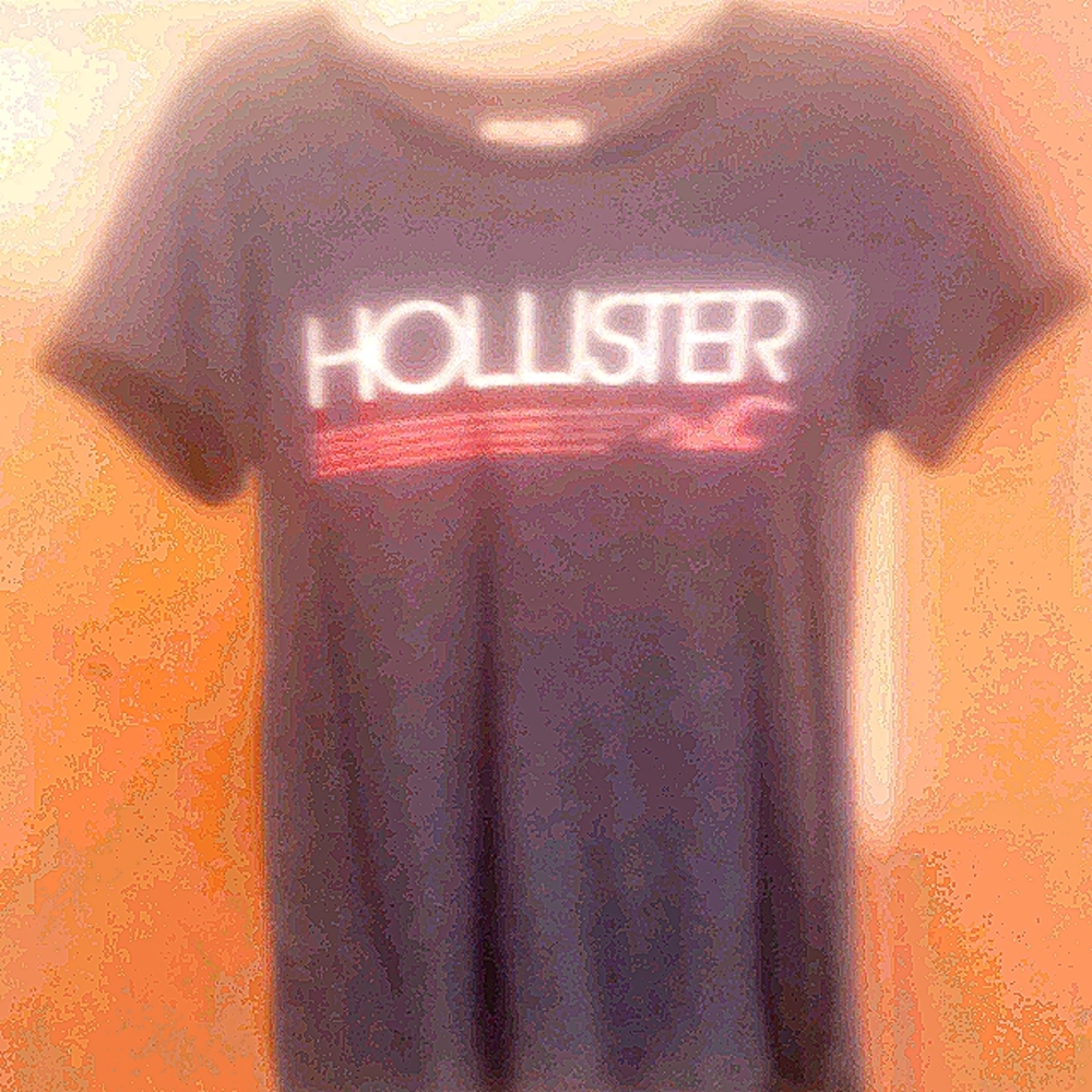 Hollister tee shirt